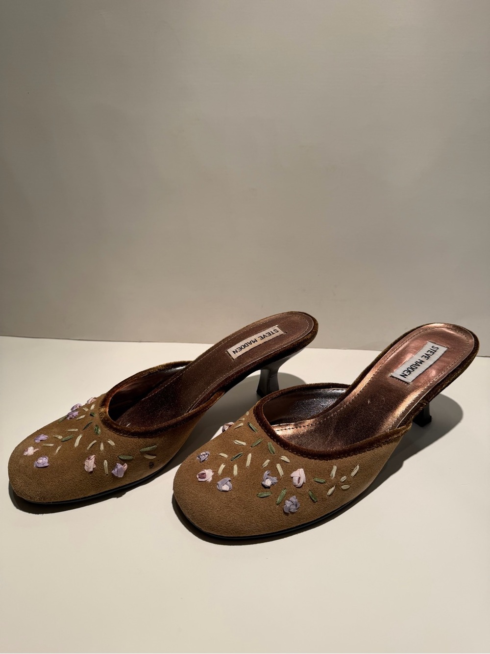 Vintage Y2k  Valet Steve Madden Brown Suede Embroidered Mule Heels